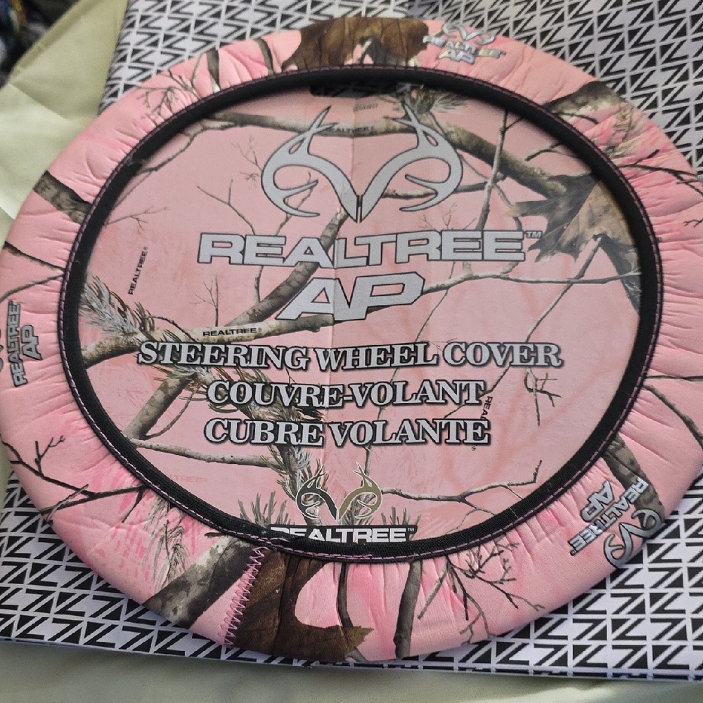 Realtree AP Pink Camouflage Steering Wheel Cover